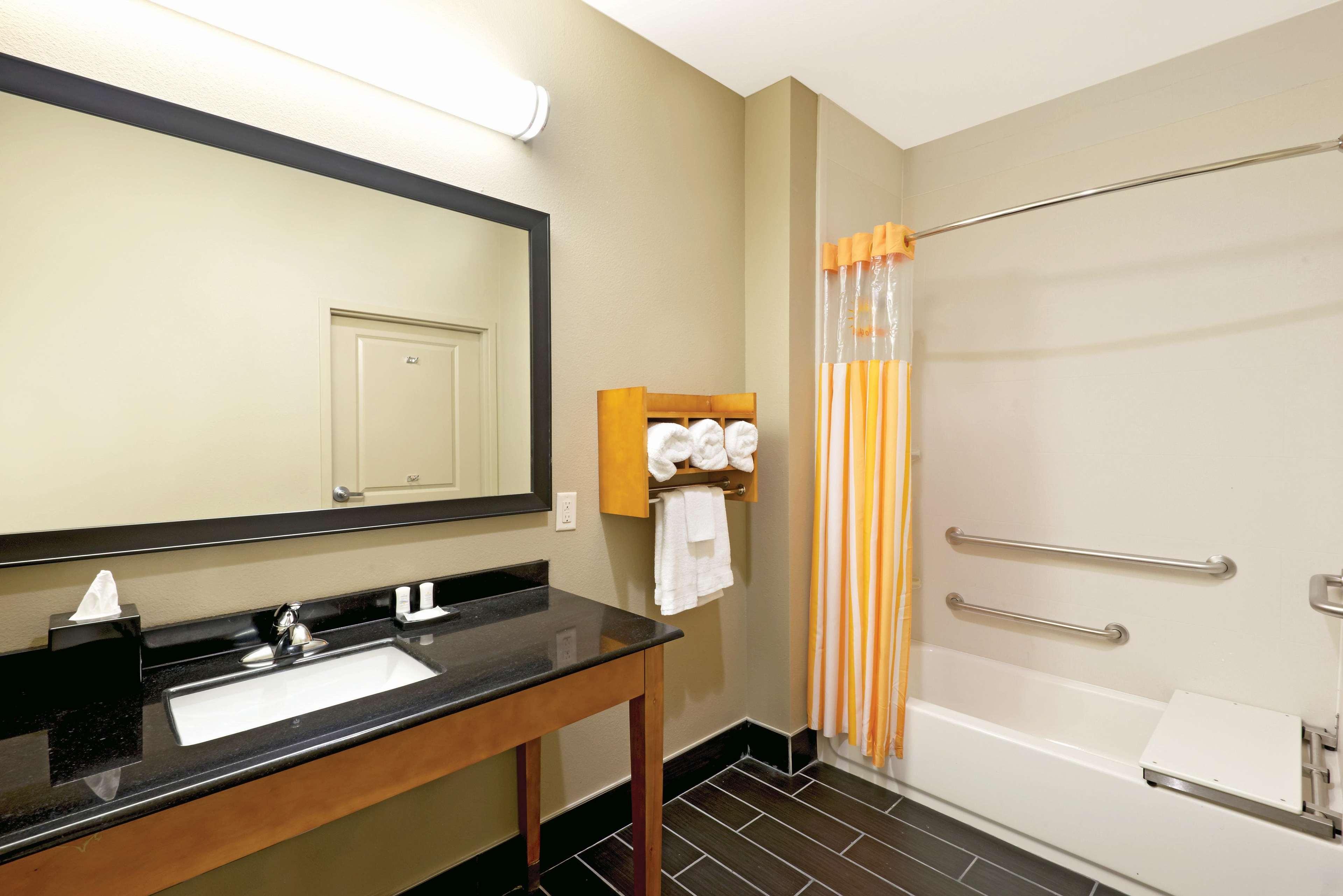 Spark By Hilton Little Rock West Экстерьер фото